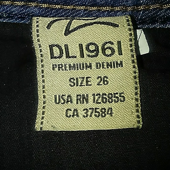 DL1961 Jessica Jeans - Picture 8 of 8